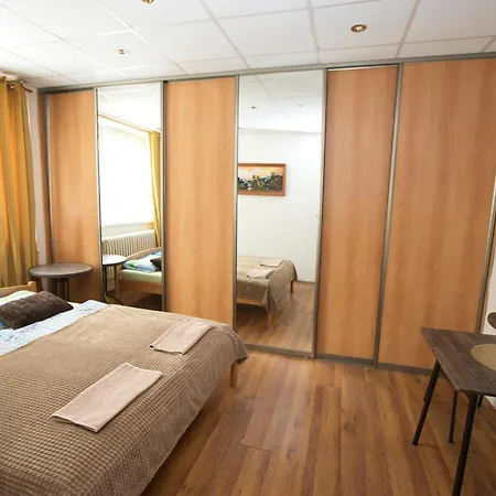 Alexander Πανσιόν Snina